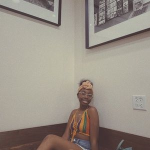 Meet your Posher, Mya